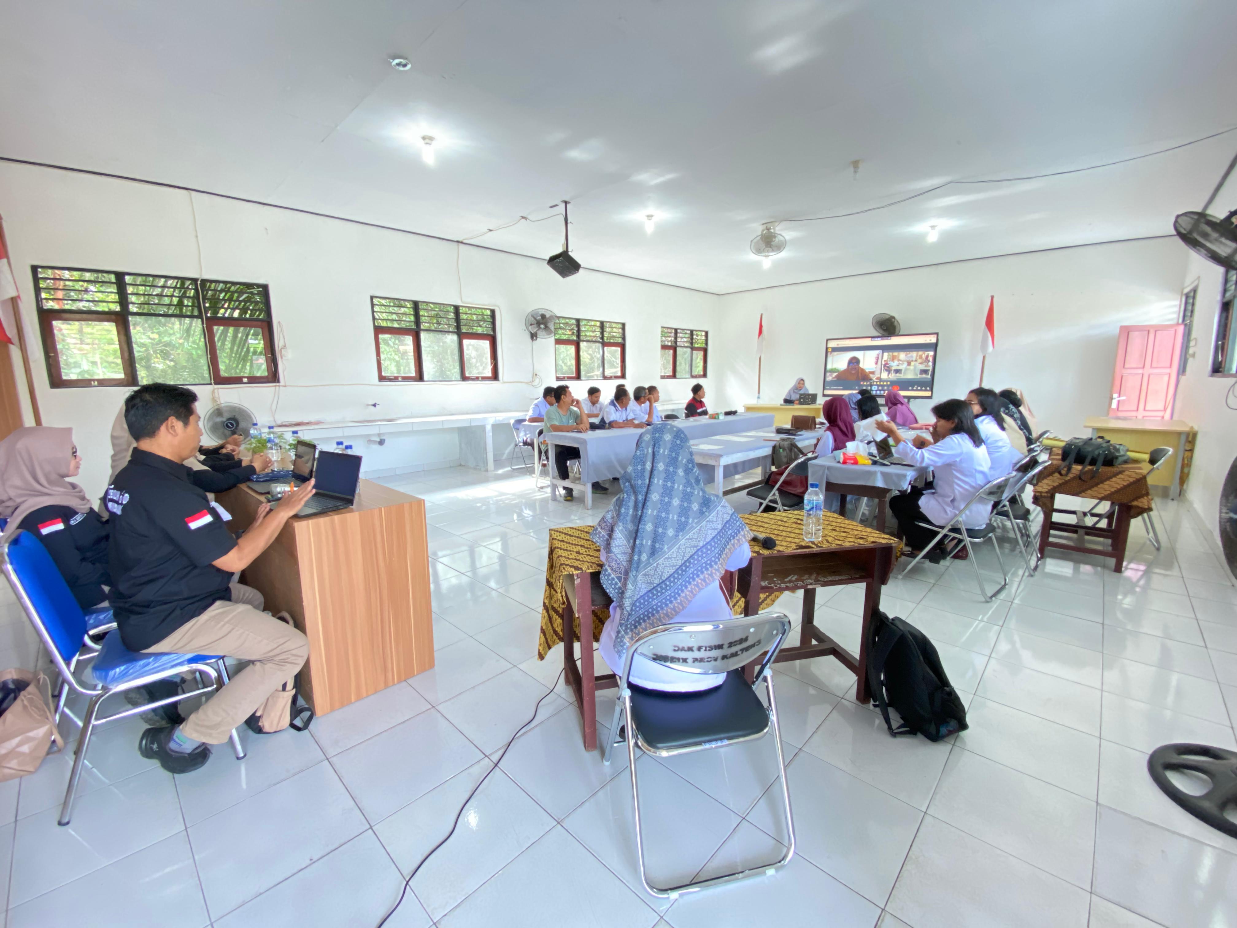 Kegiatan IHT Implementasi Pembelajaran yang Berpusat Pada Murid