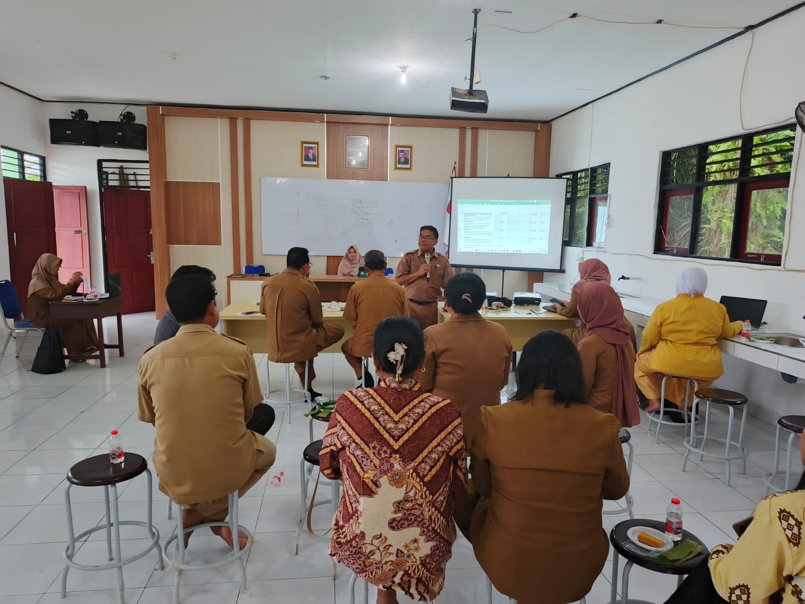 Monitoring dan Evaluasi Kurikulum Merdeka SMAN 1 Kotawaringin Lama Oleh Pengawas SMA/SMK Prov Kalteng