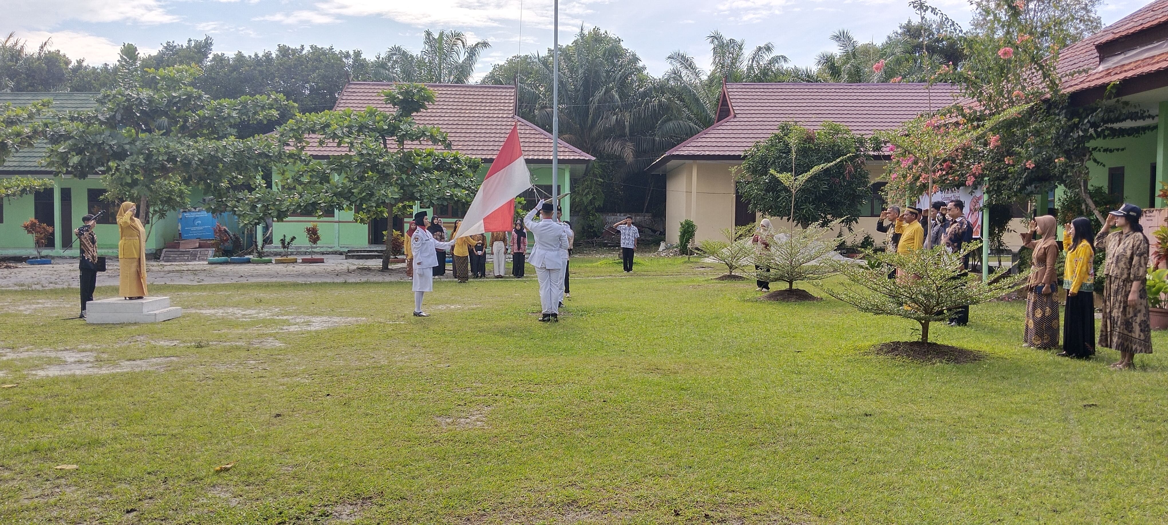 Pelaksanaan Upacara Peringatan Hari Sumpah Pemuda di SMAN 1 Kotawaringin Lama  