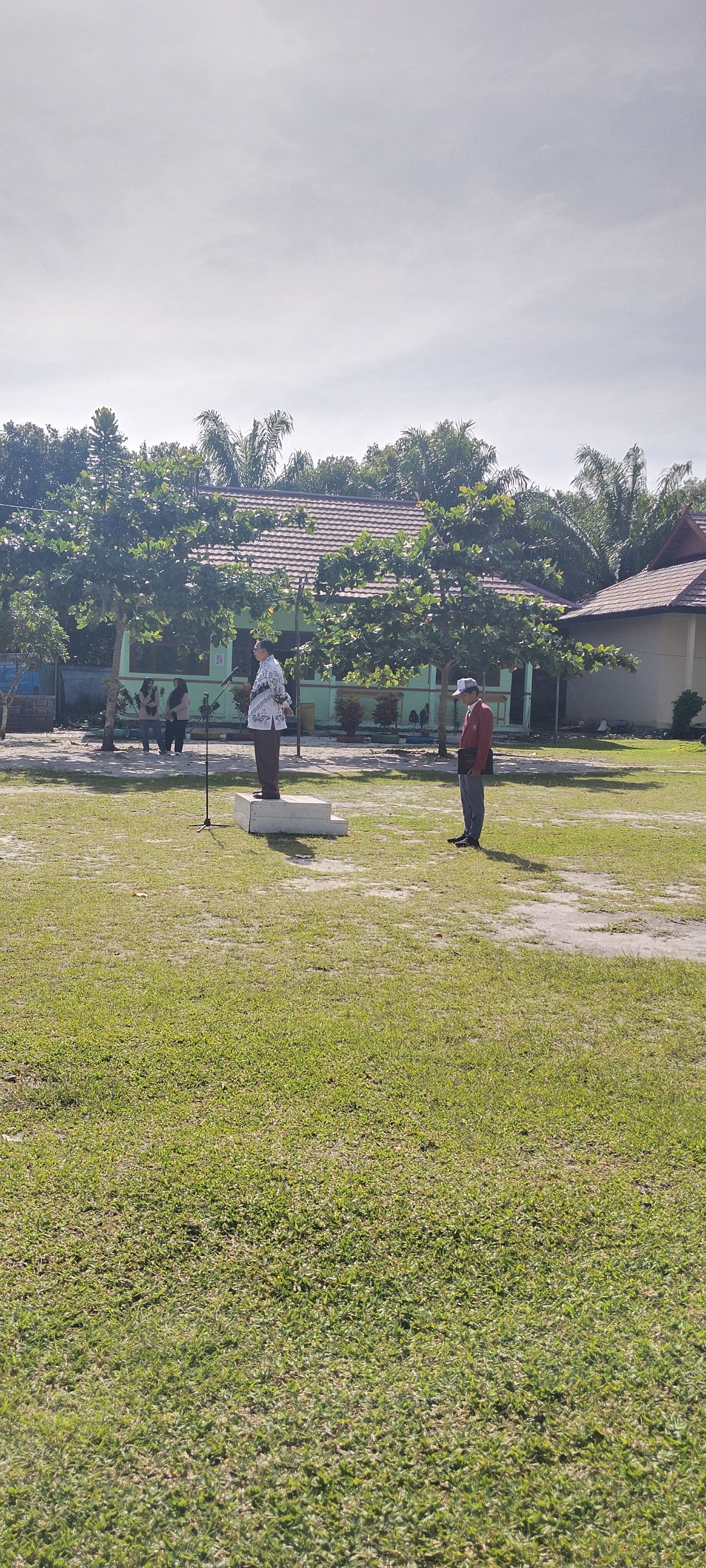 Upacara HUT PGRI dan HGN 2025 SMAN 1 Kotawaringin Lama 